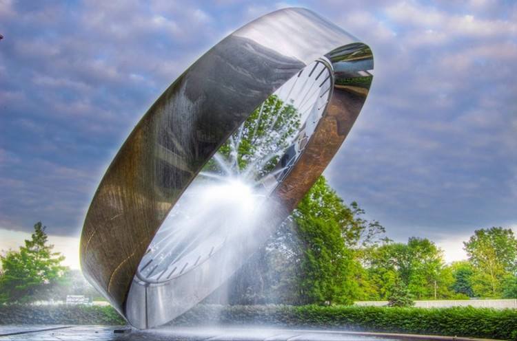 Most Creative Water Fountains From Around the World - (17 Pics)