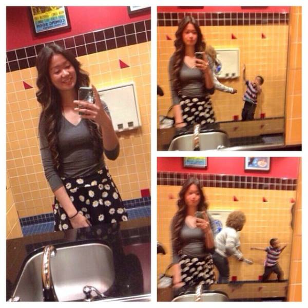 The Worst Selfie Fails By People Who Forgot To Check The Background 36 Pics 