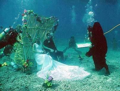 Underwater Weddings - (15 Pics)