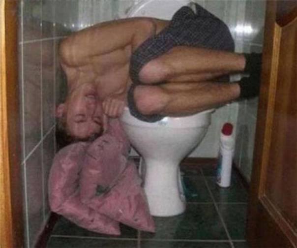 Funny Drunk People That Prove Drinking Is Bad & Dangerous (10 Pics)
