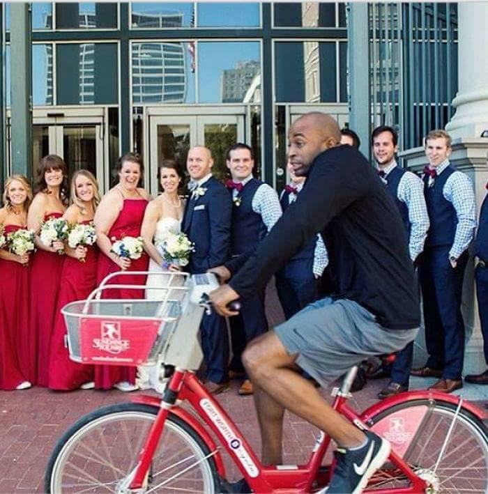 25 Best Wedding Photobombs Of All Time