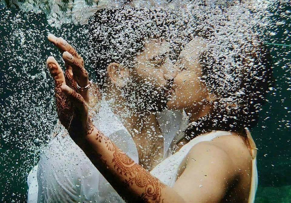 Stunning Underwater Pre-Wedding Shoot (10 Pics)