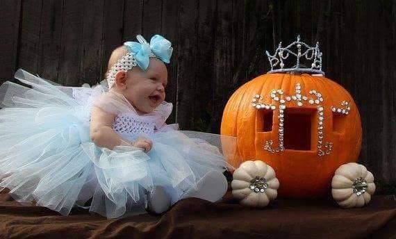 Costume ideas for your baby's first Halloween (29 Pics)