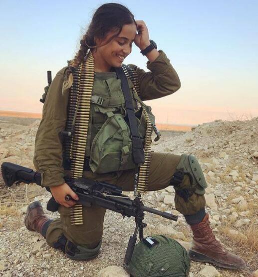 Most Gorgeous Female Armed Forces In The World! (60+ Pics)