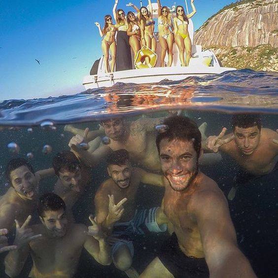 15 Perfectly Timed Holiday Photos Will Leave You In Awe!