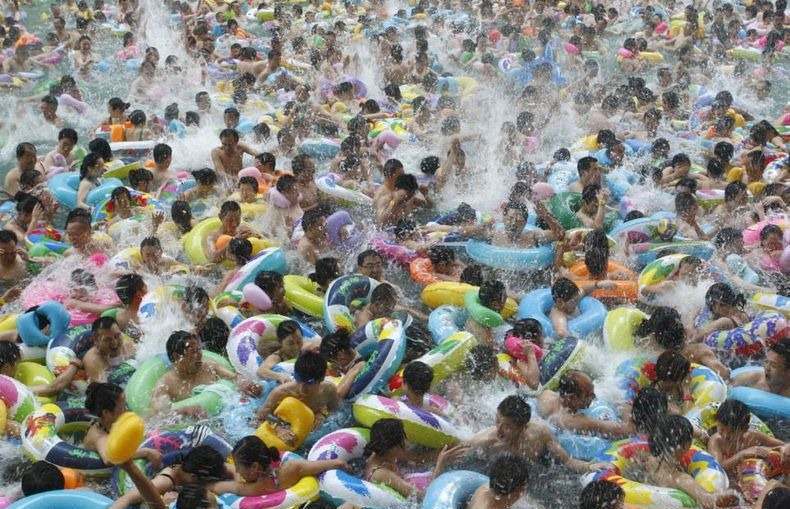 It Happens Only In Asia - The Most Crowded Swimming Pools in China