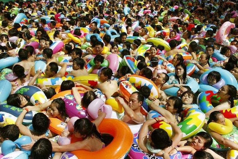 It Happens Only In Asia - The Most Crowded Swimming Pools in China