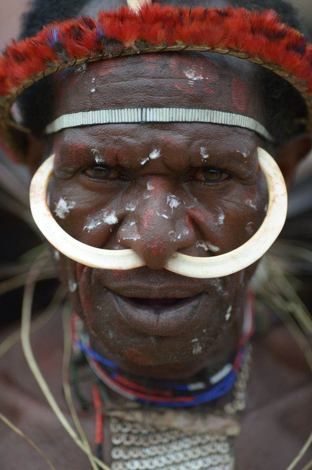 TRIBE DEATH RITUAL - Dani tribe In Papua New Guinea Makes Their Dead