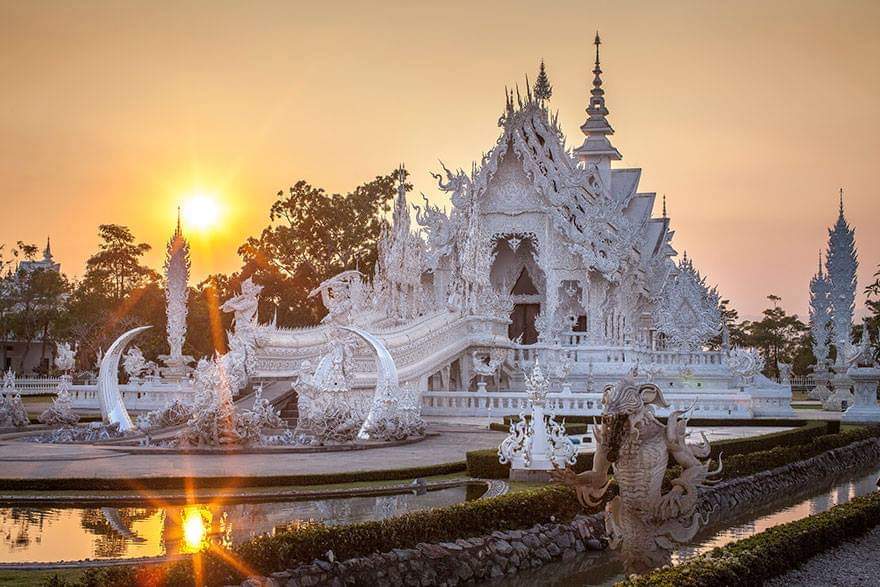 This Majestic White Temple In Thailand Looks Like A Fairytale