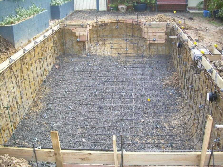 Swimming pool construction steps! (15 Pics)