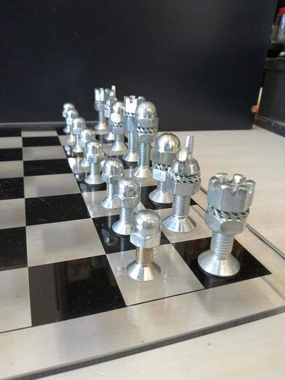 Chess For Engineers (15 Pics)