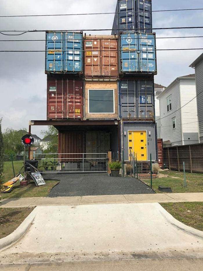 A Man Used 11 Containers To Build His House and It's Just Amazing!