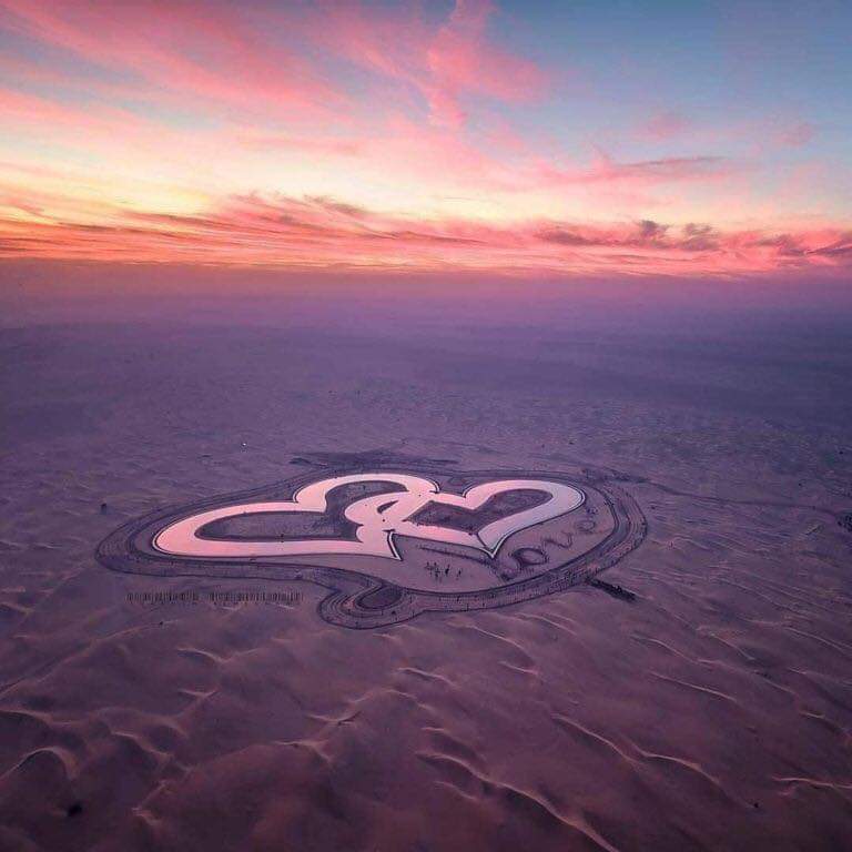 “Dubai’s Love Lake” Two Hearts In The Middle Of The Desert (7 Pics)