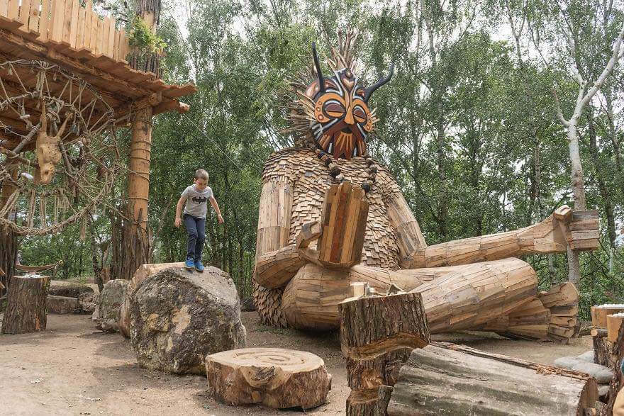Thomas Dambo Hides Giants That He Made From Wood In The Wilderness Of The Belgian Forest (17 Pics)