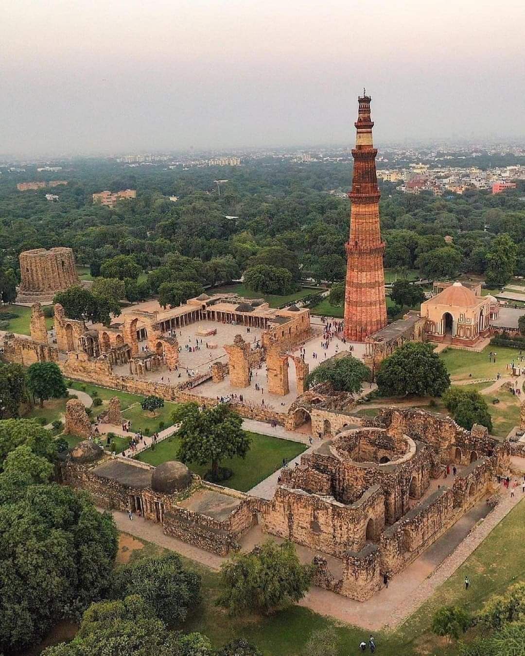 1Pic - A beautiful view of the Qutub Minaar complex Delhi India
