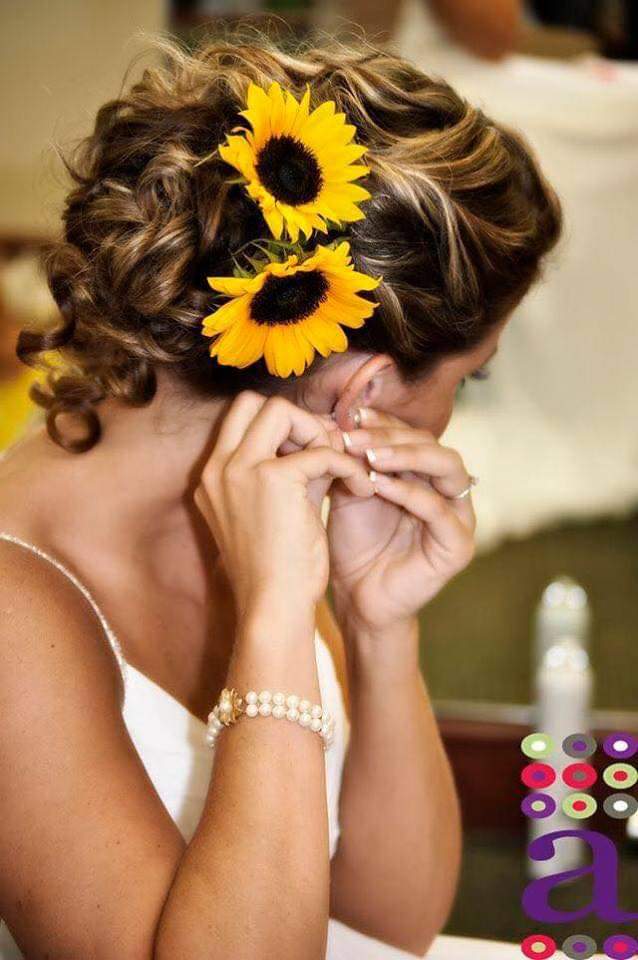 Sunflower Wedding (8 Pics)