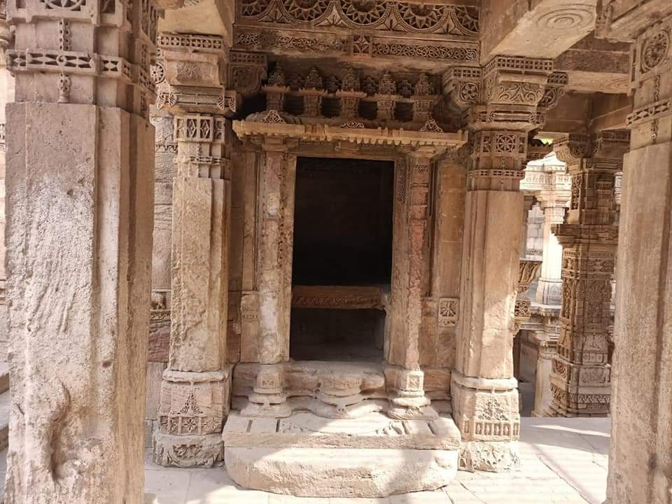 Most Amazing Adalaj Stepwell in Gujarat, India