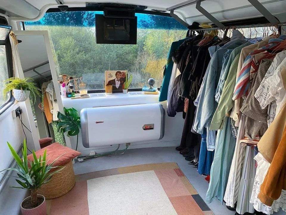This couple are mortgage and rent-free after buying a £2,500 double decker bus and turning it into a stylish home (20 Pics)