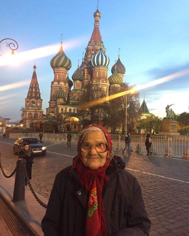 90-year-old Grandmother Travels Alone Around The World Sharing Everything On Instagram