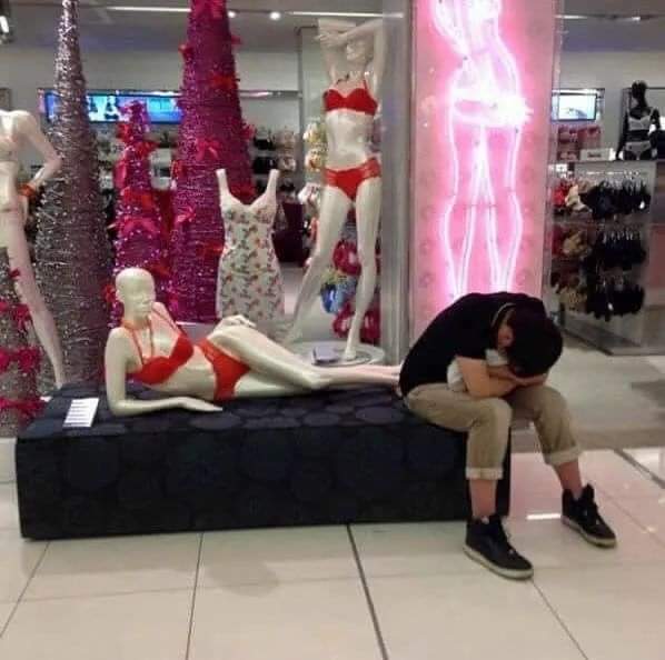 Shopping with wife - Hillarious 18 Pictures!