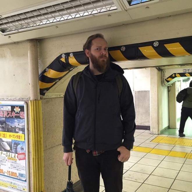 When Tall People Travel To Japan (22 Pics)