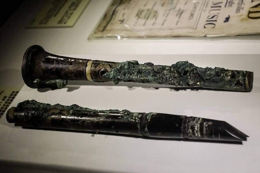 Items found on the Titanic ( 20 Pics)