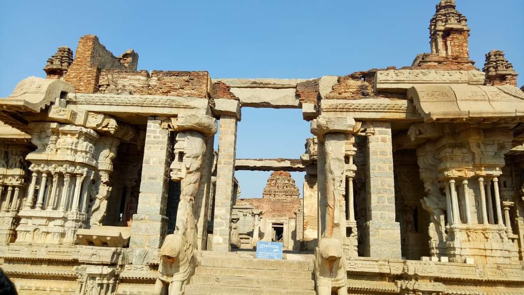 Hampi - The Vijaya Vittala Temple & Stone Chariot