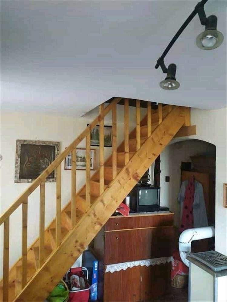 The scariest stairs you'll ever encounter! (16 Pics)