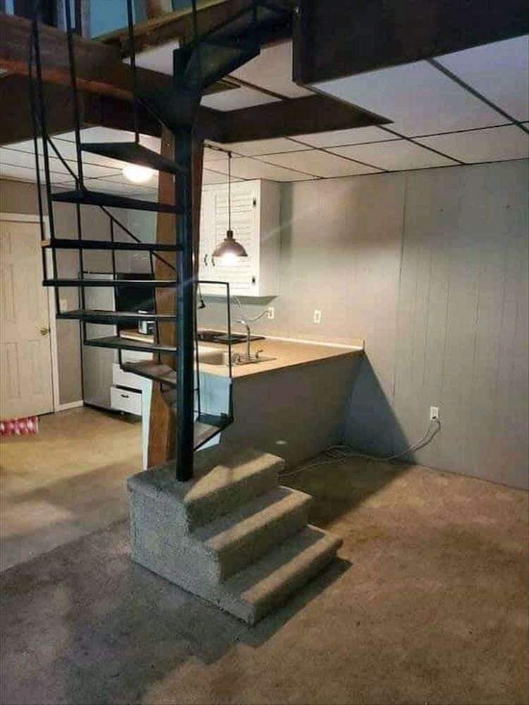 The scariest stairs you'll ever encounter! (16 Pics)