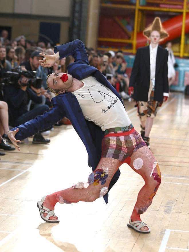 What in the Paris Fashion Week is going on here (21 Pics)