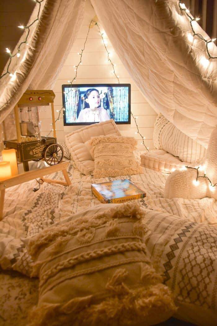 These family movie night ideas are AWESOME!  (26 Pics)