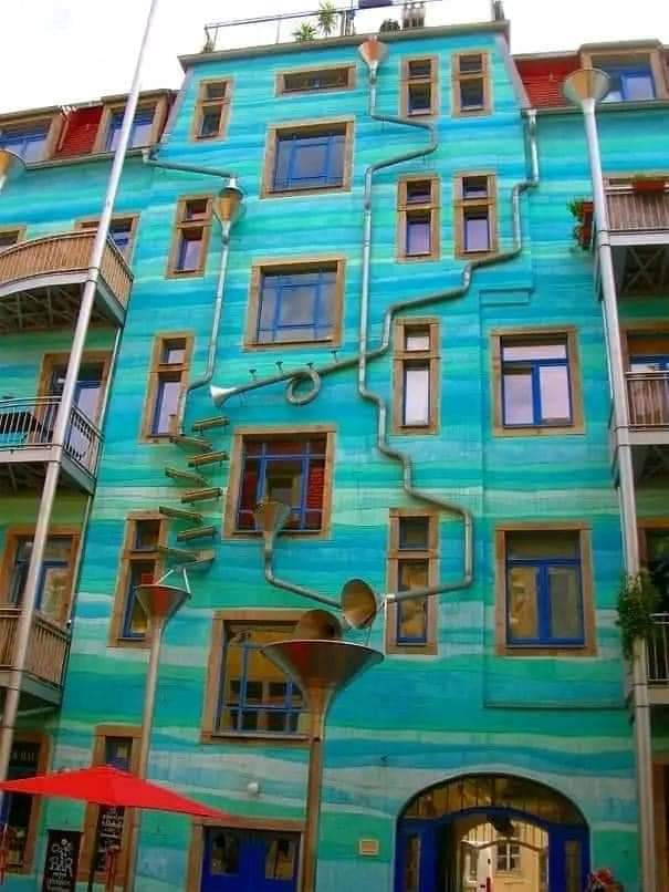 Photo Of The Day - A Wall That Plays Music When It Rains!