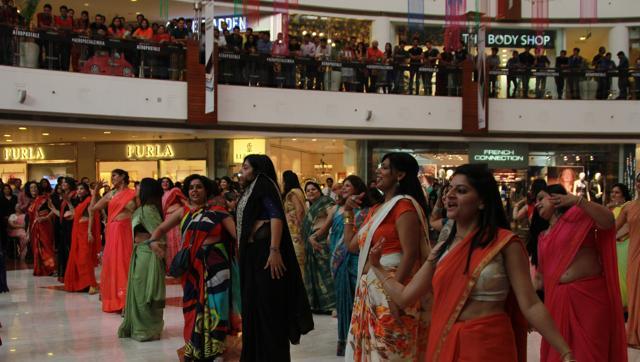 India's first saree flash mob: Women in Delhi Pulled off a Flash Mob in Sarees
