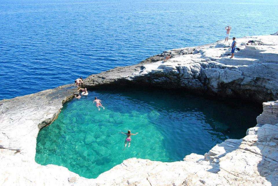 Top-5 Most Amazing Natural Swimming Pools Around the World