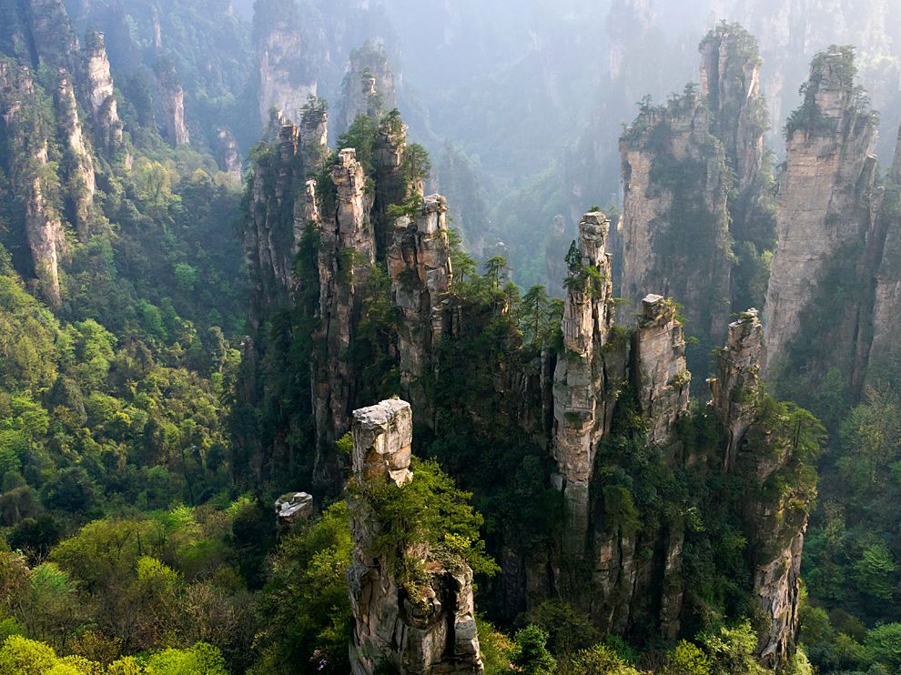 Avatar Hallelujah Mountain - Zhangjiajie National Forest Park