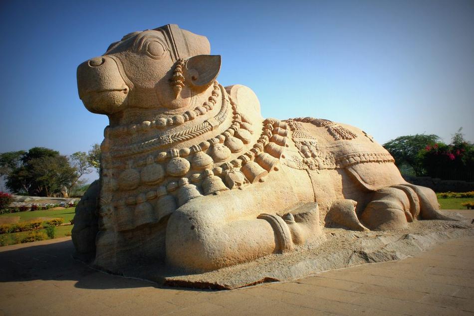 The Hanging Pillar and India's Largest Nandi statue at Lepakshi Temple