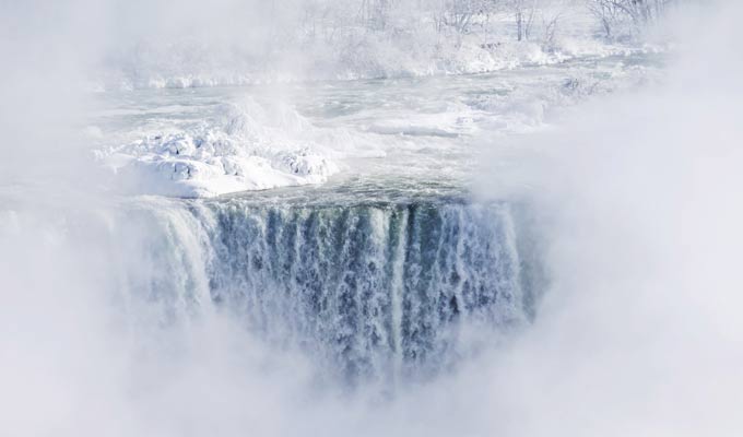 Frozen Niagara Falls (30+ Pics)