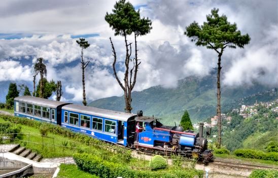 Honeymoon Destinations - 6 Best Hill Stations For Honeymoon In India