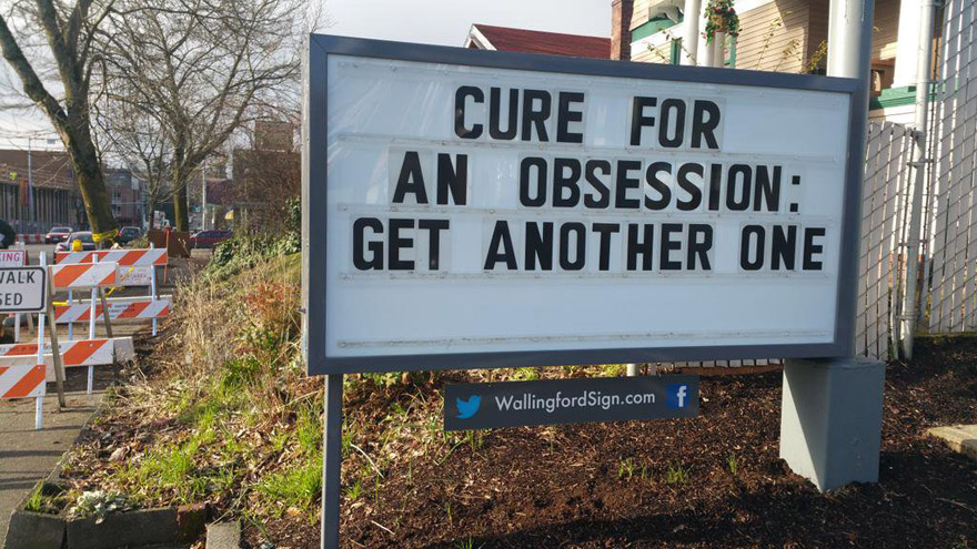 This Gas Station In Seattle Has The Funniest Signs Ever (22 Pics)