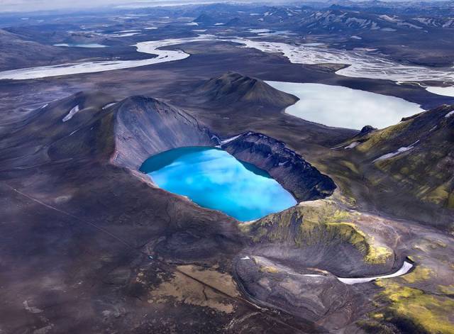 Iceland’s Incredible Nature Doesn’t Even Seem To Be Real! (76 pics)
