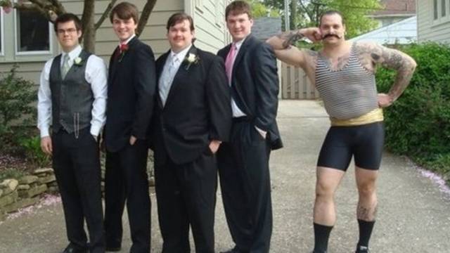 25 Funny and Interesting Prom Pics