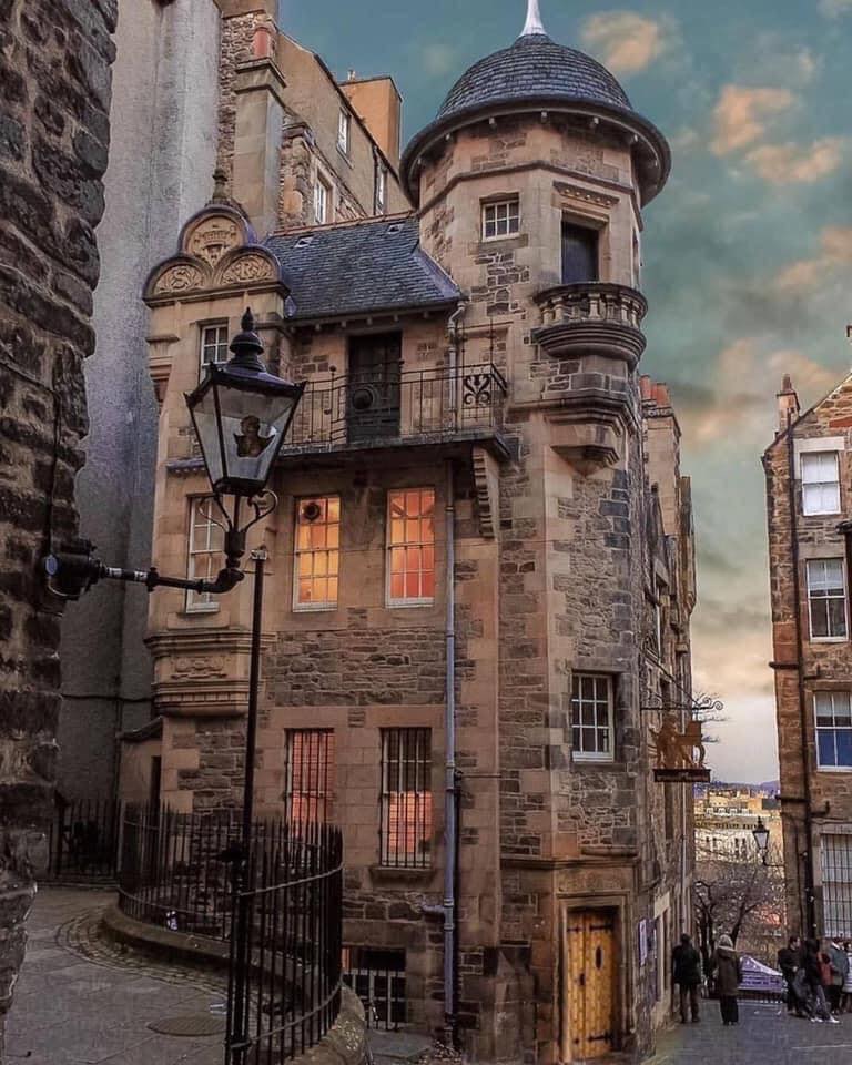 Edinburgh, Scotland is like a real life Harry Potter World!