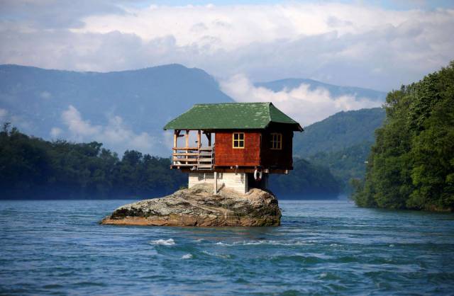The Most Unusual House Designs Ever All Over The World - 10 Pics