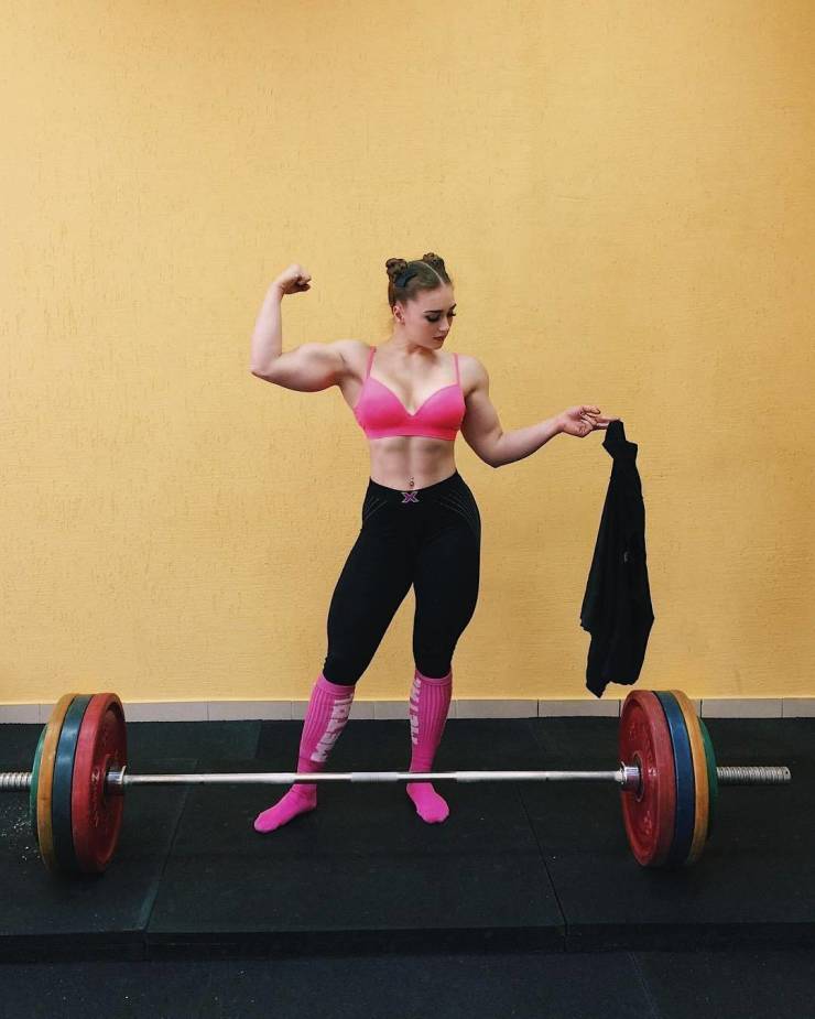 This Girl Manages To Be Incredibly Cute And Incredibly Muscular At The Same Time (36 pics)