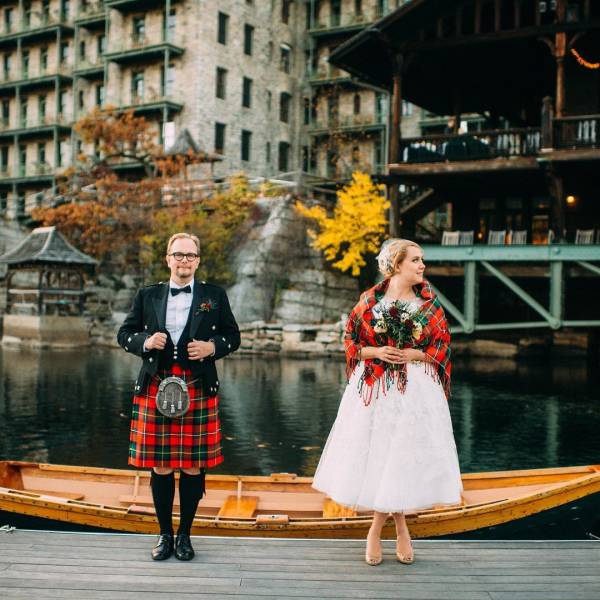 Traditional Wedding Outfits Around The World (18 Pics)
